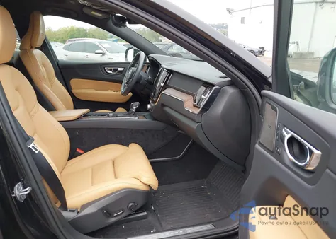 2019 Volvo Xc60 T6 Inscription z USA, uszkodzony, nr VIN LYVA22RL6KB234186